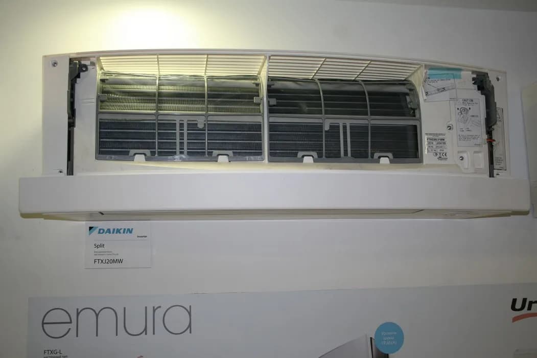 Daikin Emura FTXG/FTXJ Black, шаг 3